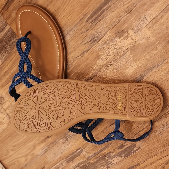 Sandals - Picture 3 of 3